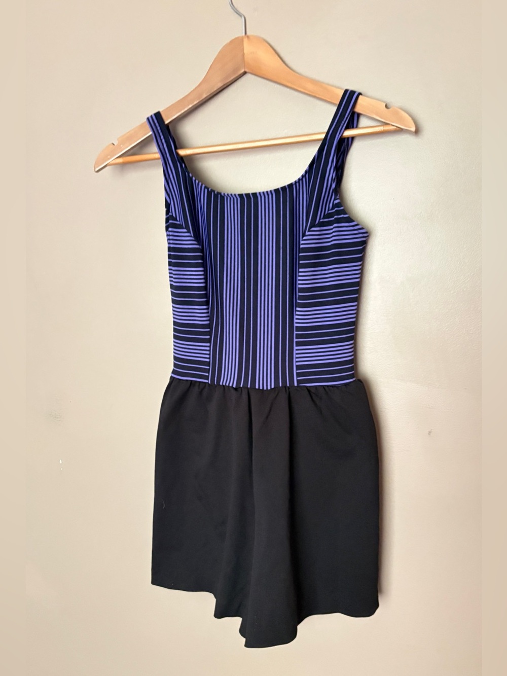 Vintage JANTZEN swimsuit one piece romper slimming striped purple black 10 EUC